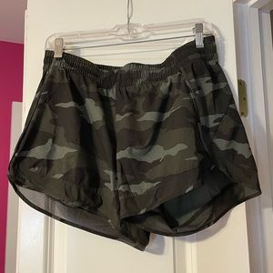 Athleta Printed Mesh Racer Run Short